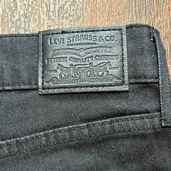 LEVI'S Premium 724 High Rise Straight Hypersoft Jeans in Washed Black SZ 26 - Picture 5 of 12